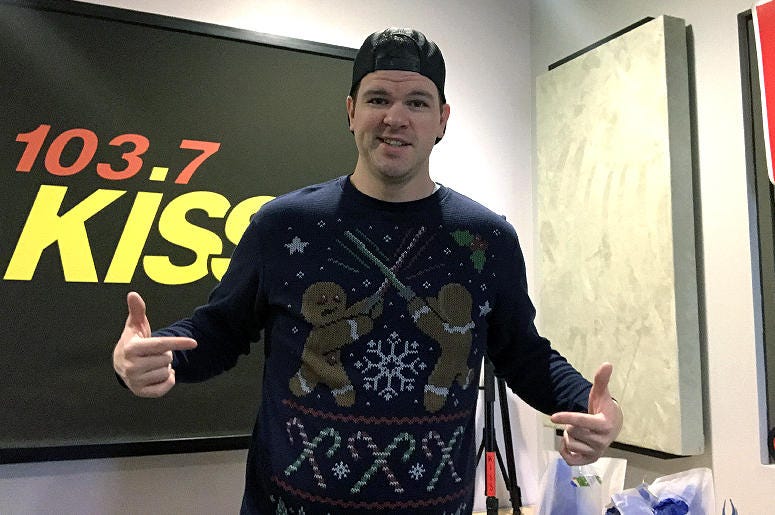 Walmart Pulls Controversial \u201cLet It Snow\u201d Christmas Sweater
