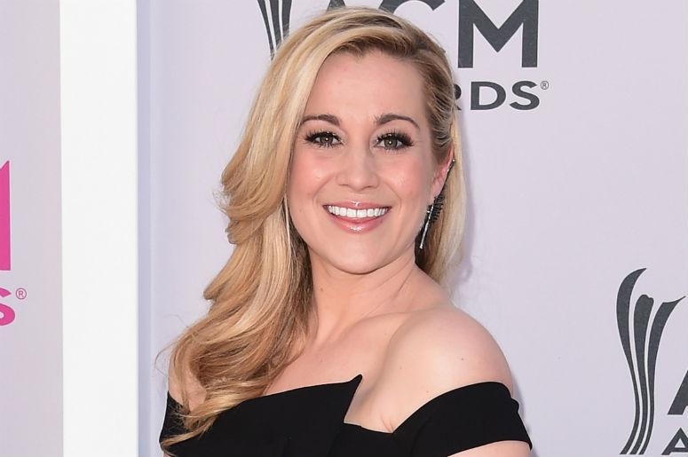 Watch Kellie Pickler Surprised By Dolly Parton On Pickler Ben