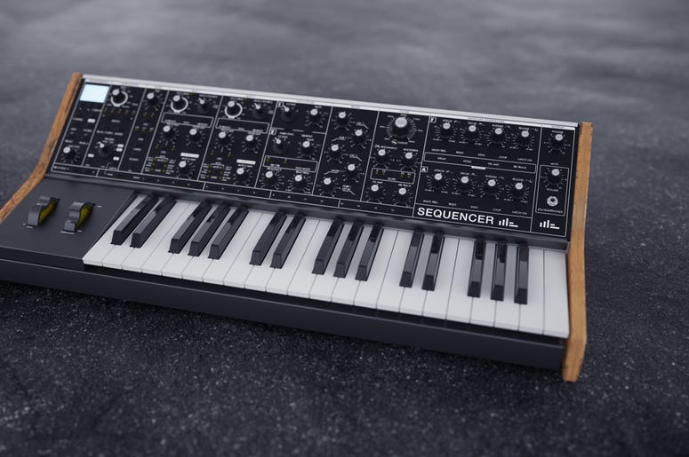 Sequencer synthesizer