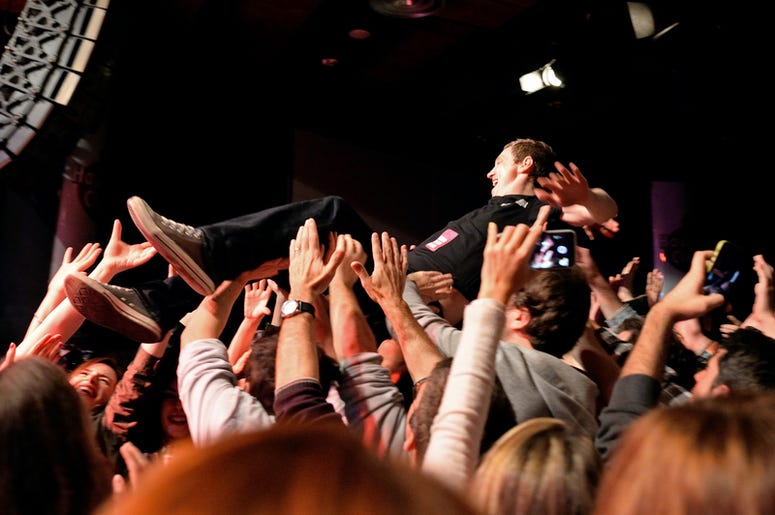 crowdsurfing crowdsurfing