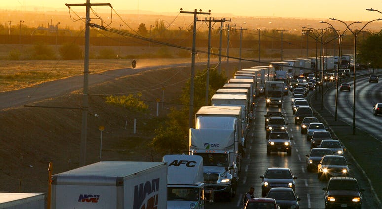 file photo of US-Mexico border traffic