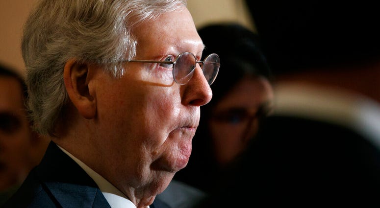 El líder de la mayoría del Senado, republicano Mitch McConnell, asiste a una conferencia de prensa con miembros del liderazgo republicano del Senado el martes 24 de septiembre de 2019 en el Capitolio en Washington. (AP Foto/Jacquelyn Martin)