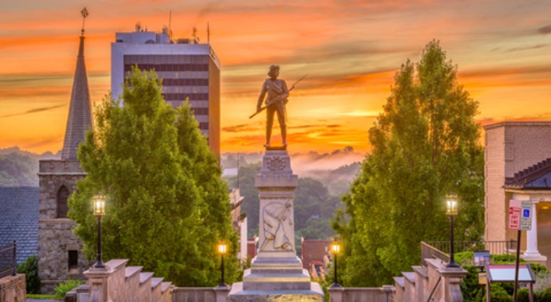Lynchburg, Virginia, USA monuments and cityscape