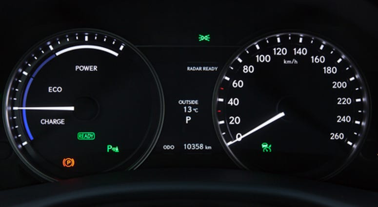 Information board of new Lexus GS450h - speedometer, odometer and power info