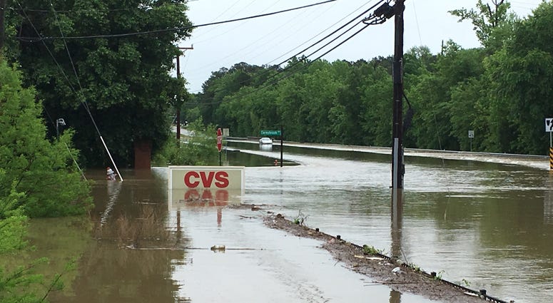 Flooding on Patterson Ave and Careybrook Ave on May 18, 2018. (Matt Demlein, WRVA)