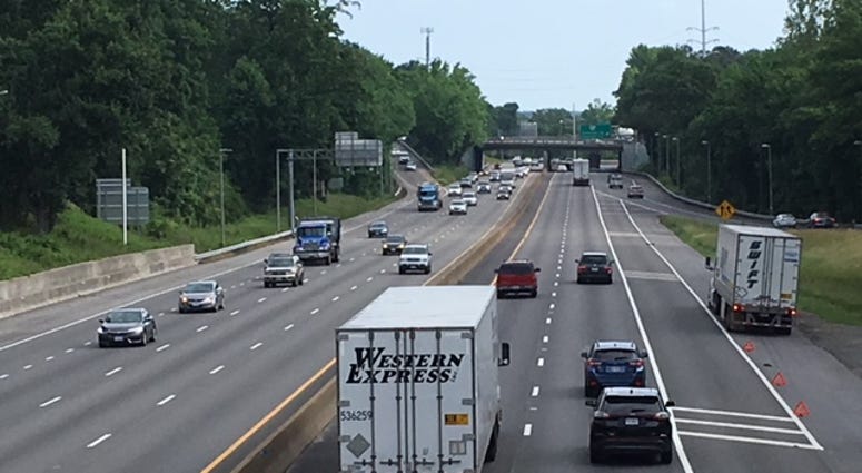 Traffic rolls down I-95 on May 21, 2018 (Matt Demlein, WRVA)