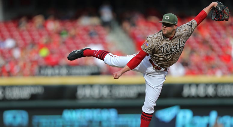 May 20, 2017; Cincinnati, OH, USA; Cincinnati Reds relief pitcher Drew Storen (31) against the Colorado Rockies at Great American Ball Park. Mandatory Credit: Aaron Doster-USA TODAY Sports