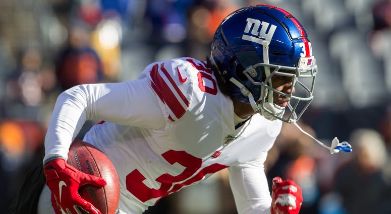 Nov 24, 2019; Chicago, IL, USA; New York Giants cornerback Antonio Hamilton (30) warms up prior to the game against the Chicago Bears at Soldier Field. Mandatory Credit: Kena Krutsinger-USA TODAY Sports Antonio Hamilton