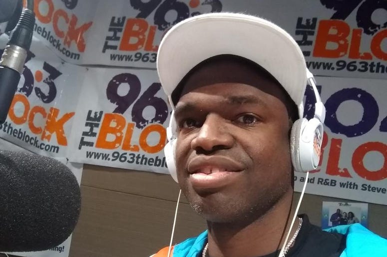 R. Kelly says he didn't do it J.J.Solomon in the Rimtyme Greenville Studio