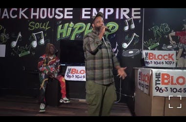 Akinyele talking to J.J. Solomon about his new label Put it In Your Mouth Records Akinyele In the Mackhouse Soundstage for his Unsigned Grind interview