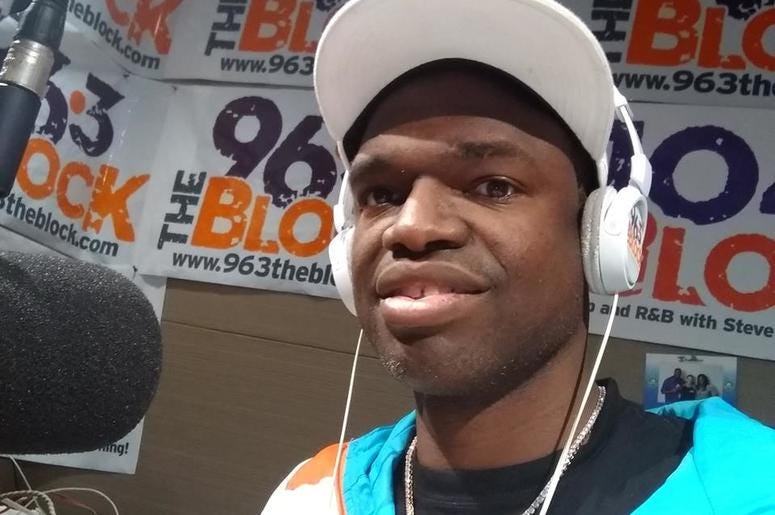 R. Kelly says he didn't do it J.J.Solomon in the Rimtyme Greenville Studio