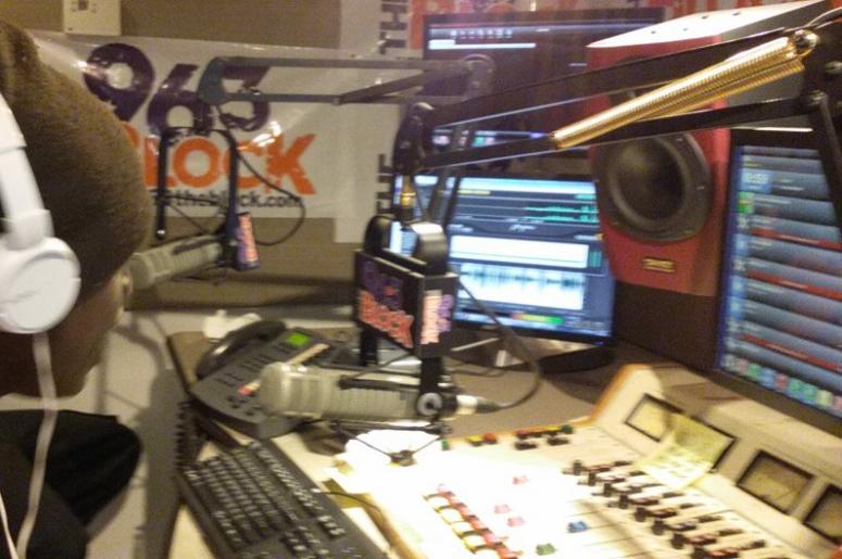 JJ Solomon in the Block Studio talking to the 864 JJ Solomon in the Block Studio