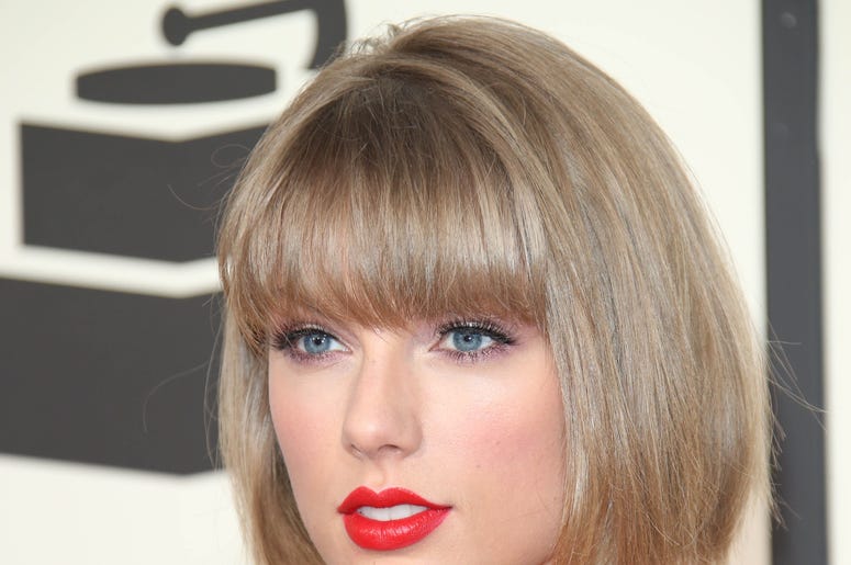 Taylor Swift hears her new song on the radio for the first time--watch what happens! Taylor Swift Video Selfie