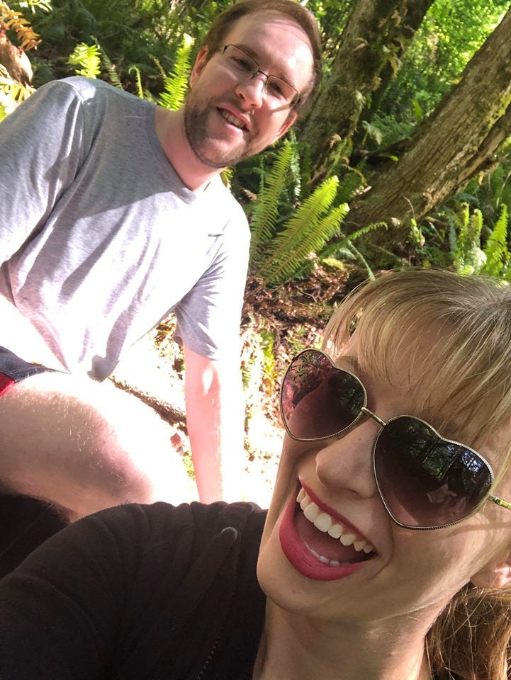 sara and joey hike happy