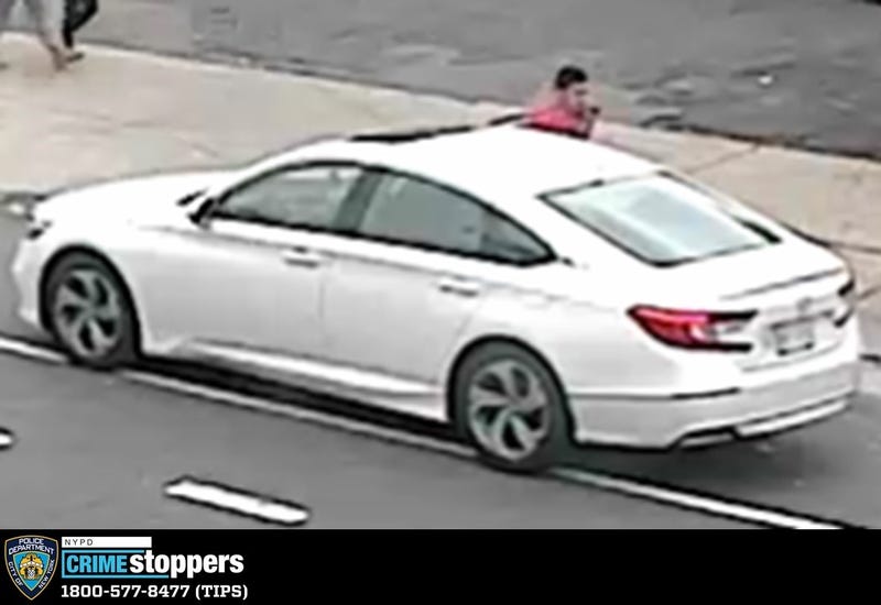 NYPD seek suspects who scammed woman, 87, out of $8K on Staten Island