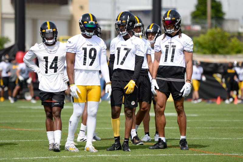 JuJu Smith-Schuster, Chase Claypool in group