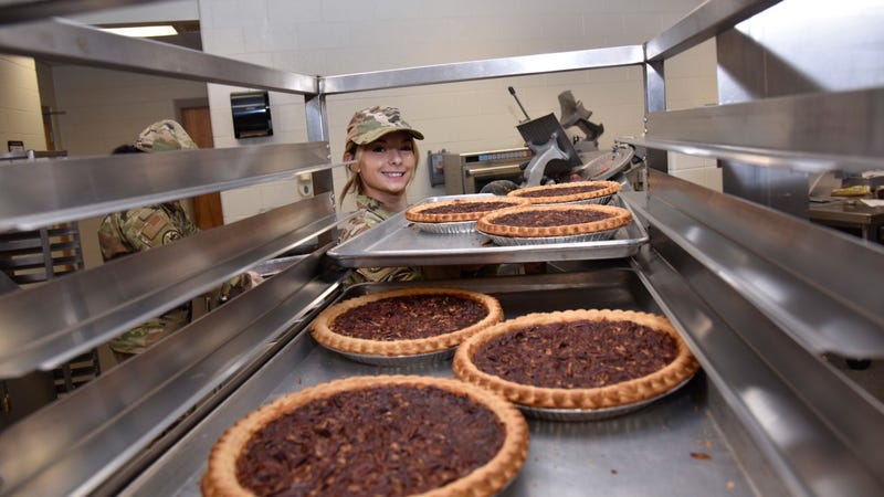 Defense Logistics Agency delivers Thanksgiving meals to warfighters