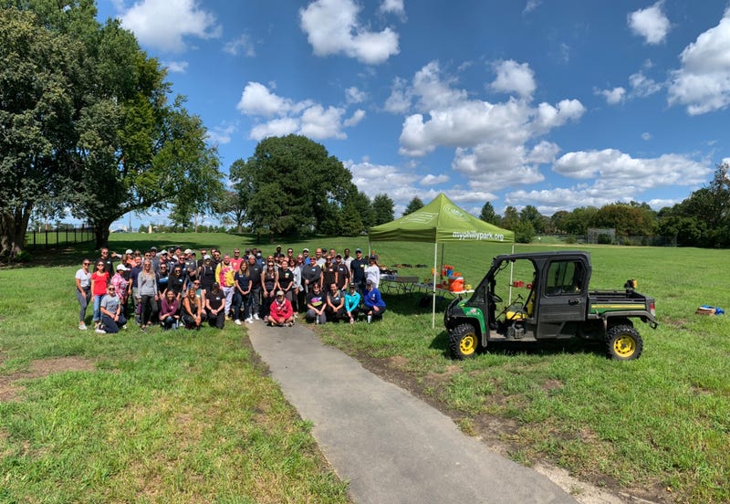 Watch 98.1 WOGL as we help clean up Philadelphia's FDR Park | #1Day1Thing
