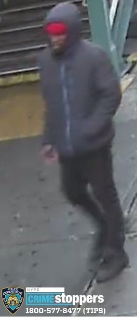 Suspect in cell phone robbery