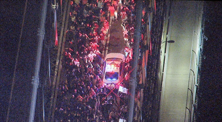 Standoff on Manhattan Bridge