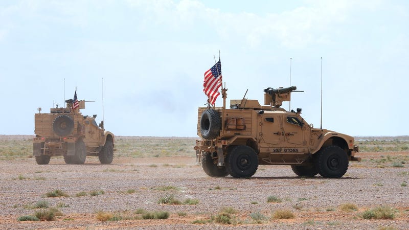 Attack hits Syria base that houses US troops; no US injuries