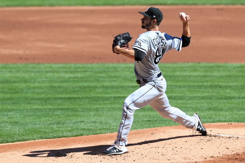 Reds cash in on White Sox control woes for 7-3 victory