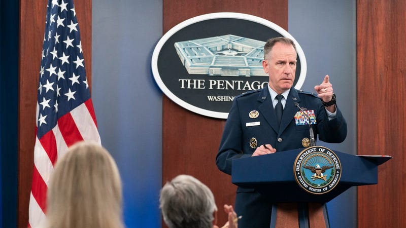 Pentagon lays out new food, housing programs for troops