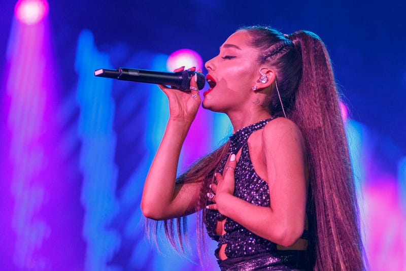 Ariana Grande Uses Snapchat to Sell 'Sweetener' Merchandise