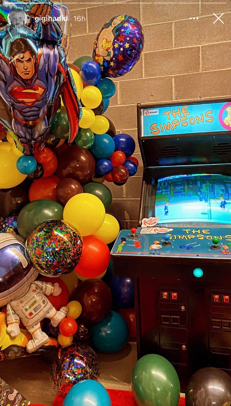 Zayn's birthday party via via @gigihadid