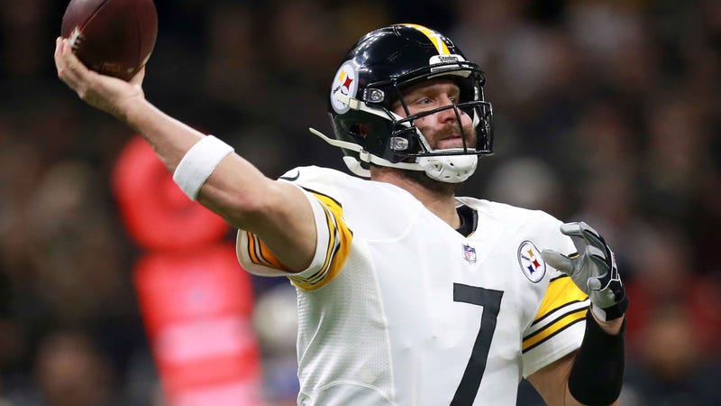 Pittsburgh Steelers quarterback Ben Roethlisberger warms up before a 2018 game against the New Orleans Saints.