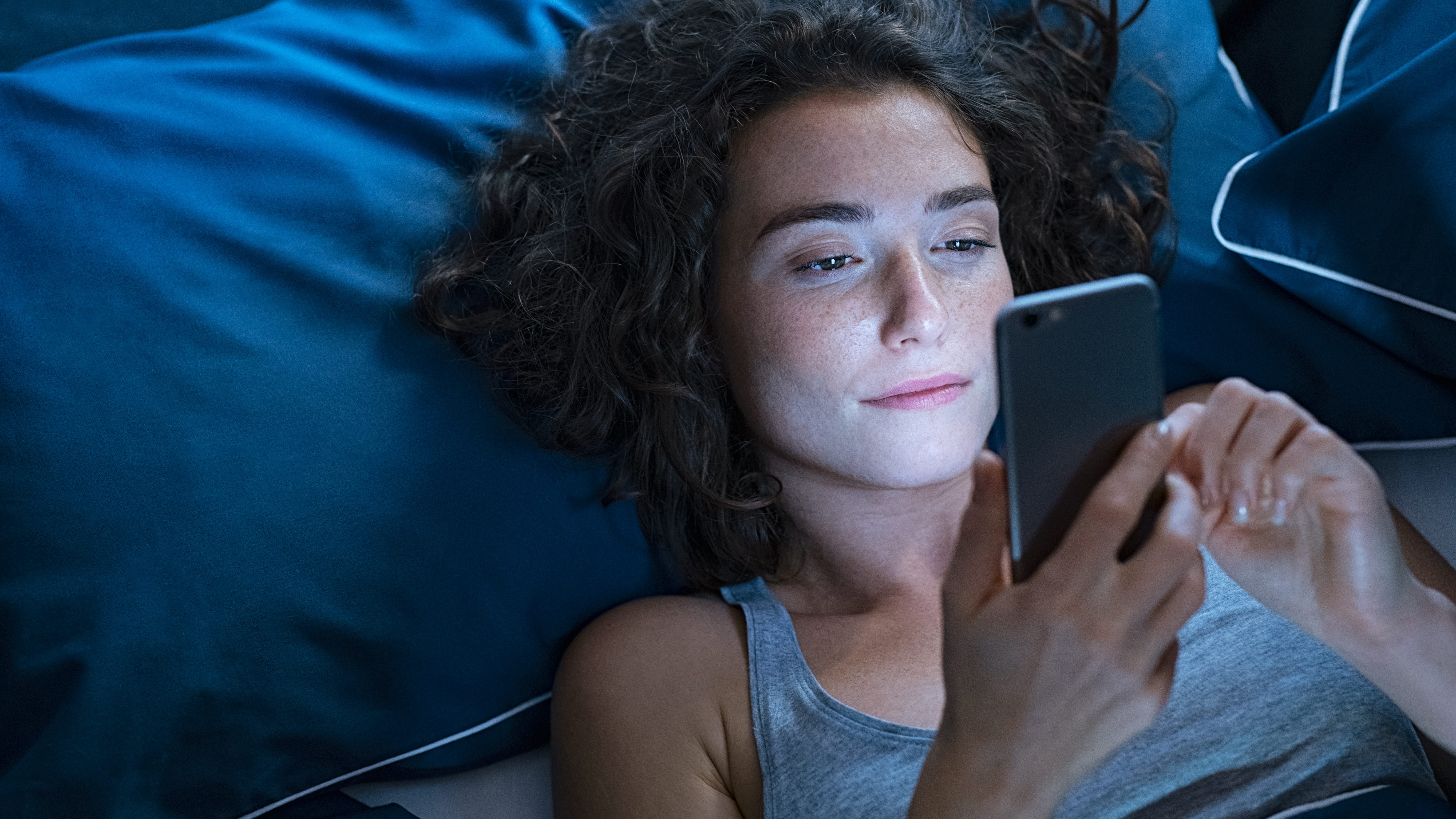 The Hidden Truth Your Screens Never Tell You About Blue Light | Bee Well
