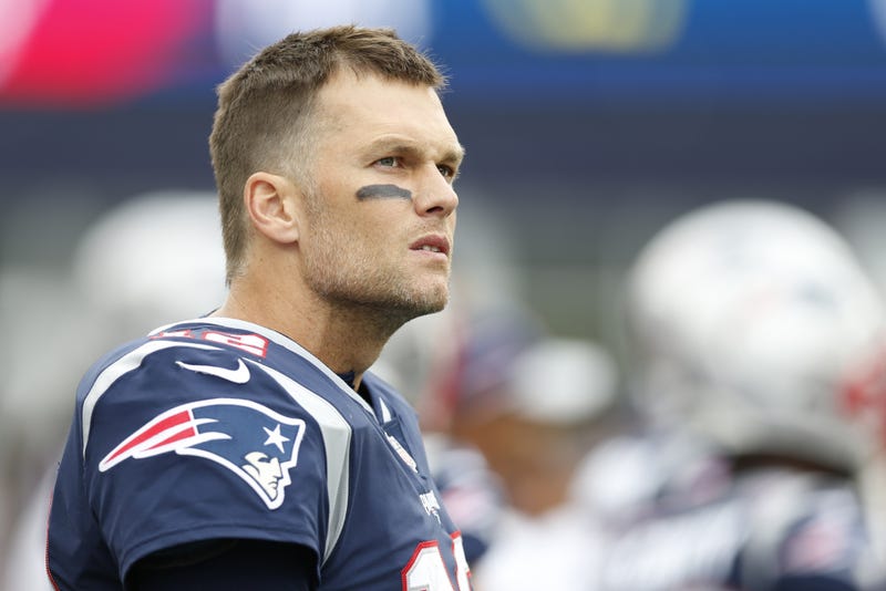 Patriots QB Tom Brady Throwing Passes to Former NBA Star Bar