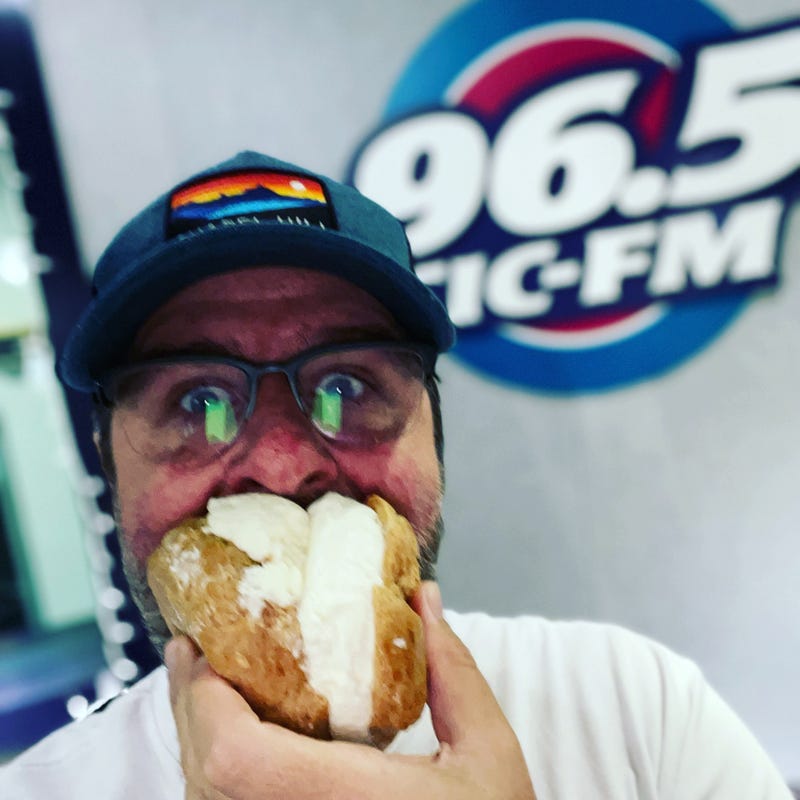 Salt gets his cream puff on