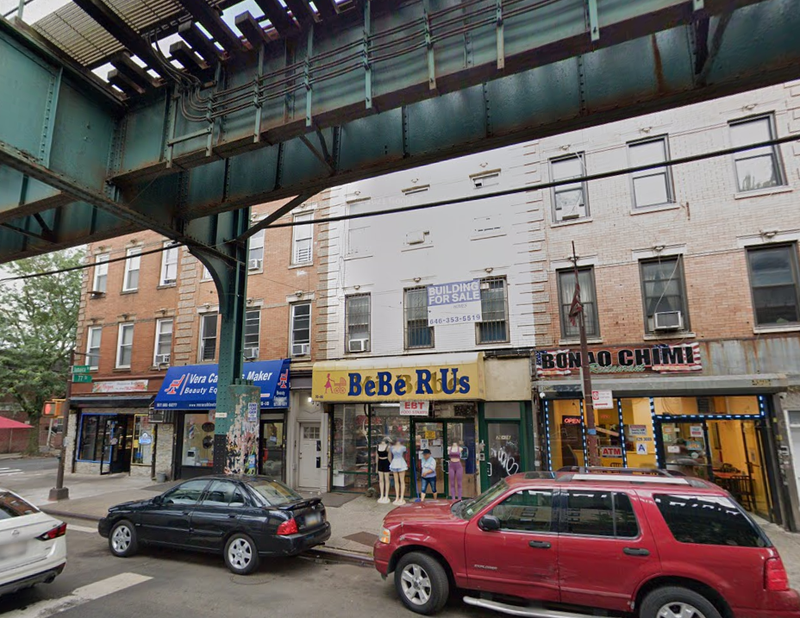 A man's decomposing body was found in an apartment on Jamaica Avenue in Woodhaven on Wednesday