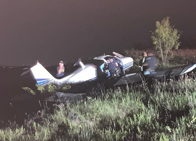 Small plane crash-lands in Denton; two minor injuries reported