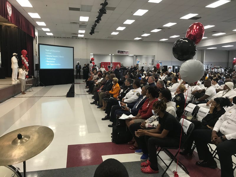 Town hall meeting with Detroit police