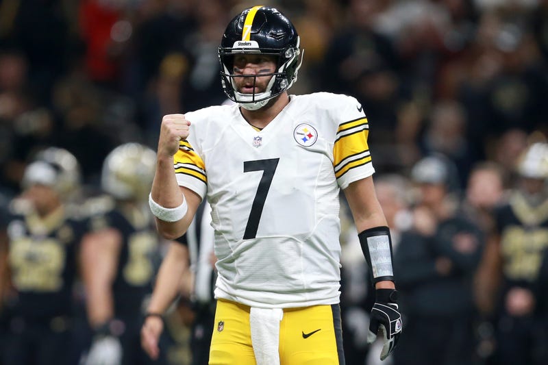 Ben Roethlisberger pumps his fist after a big play
