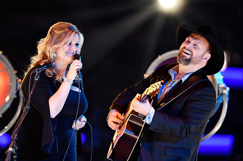 Trisha Yearwood and Garth Brooks