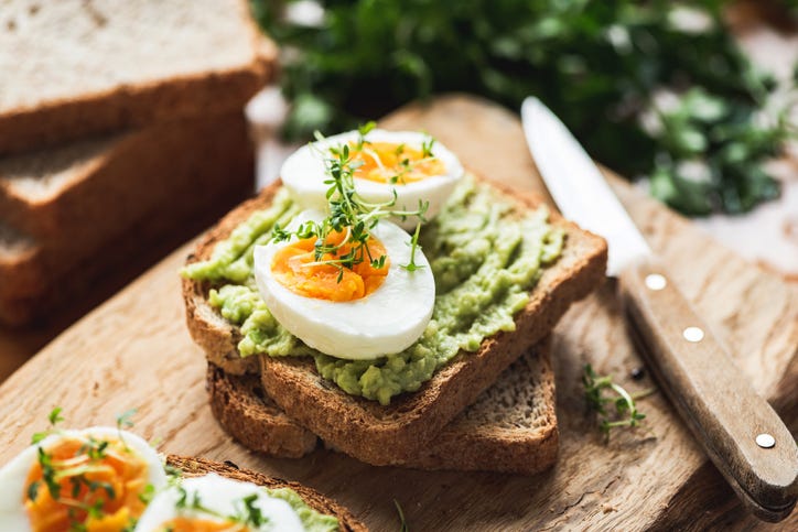 avocado toast with egg