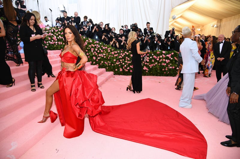 halsey at the 2019 met gala