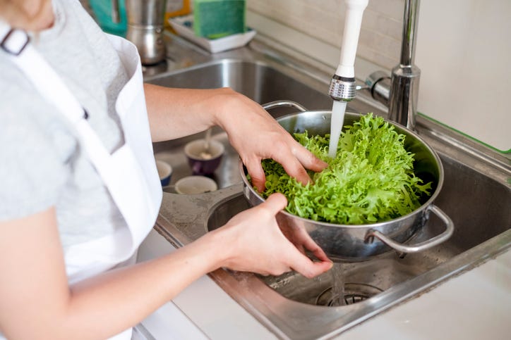 washing produce at home