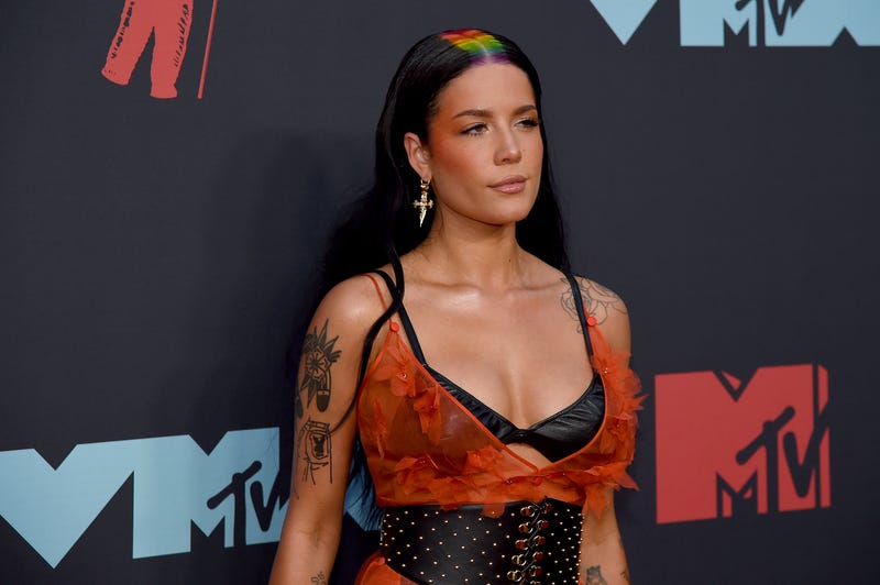 halsey with a rainbow strip hairstyle at the 2019 mtv vmas