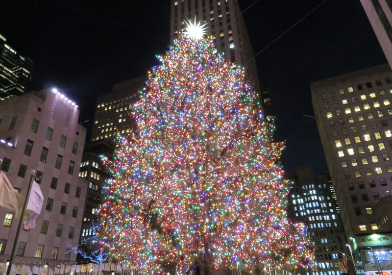 How long does the rockefeller christmas tree stay up