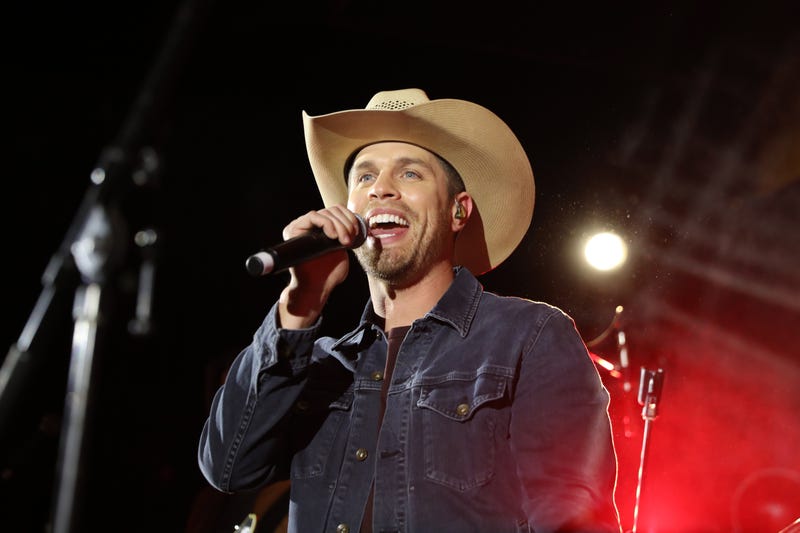 Dustin Lynch performing