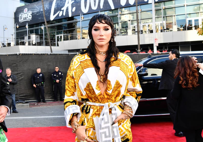 kesha 2019 ama awards