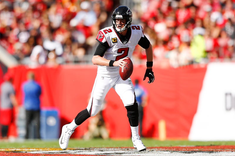 Falcons QB Matt Ryan escapes the pocket