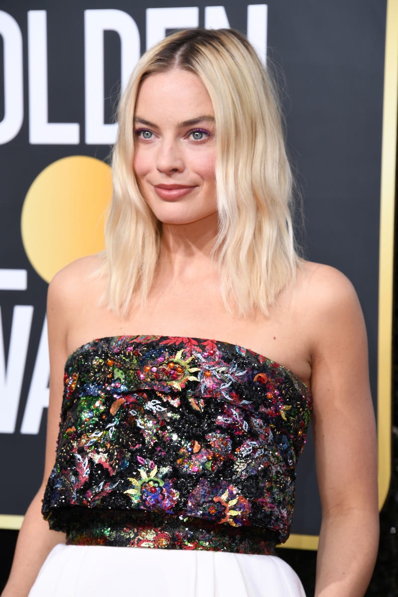 margot robbie at 2020 golden globes