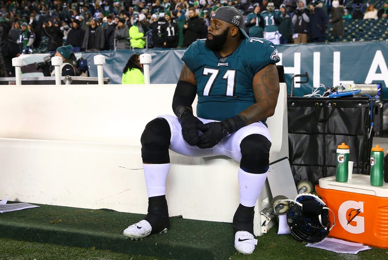 Jason Peters takes a seat on the Eagles' bench