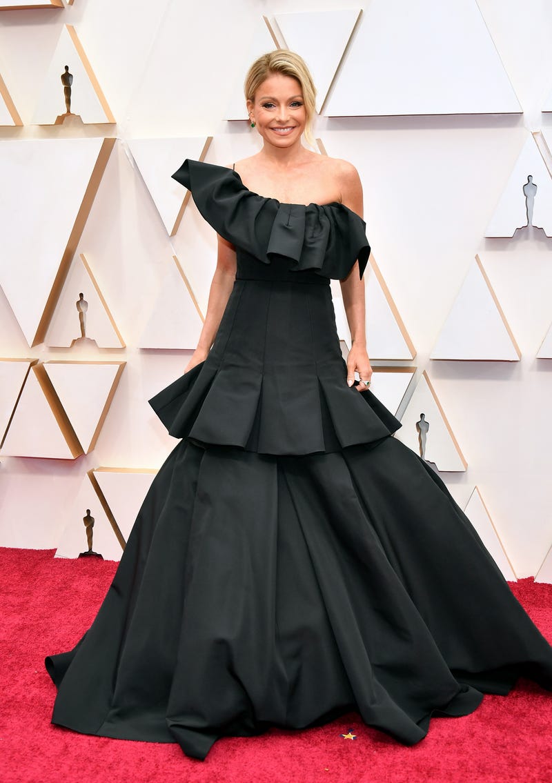 kelly ripa at the 2020 oscars