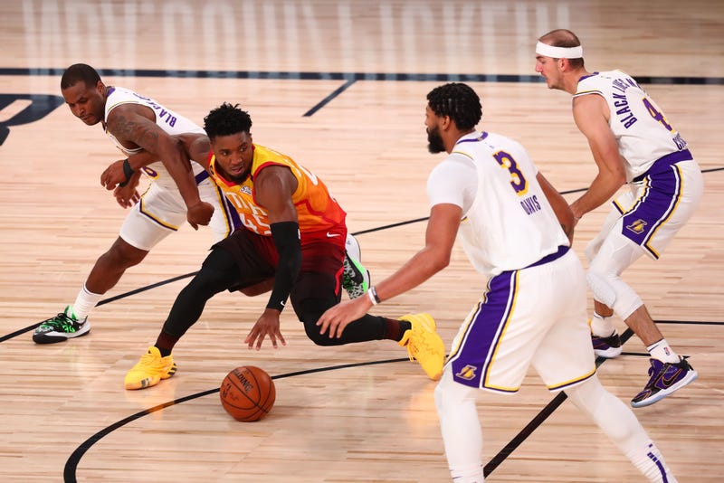 Donovan Mitchell cuts through the Lakers' defense